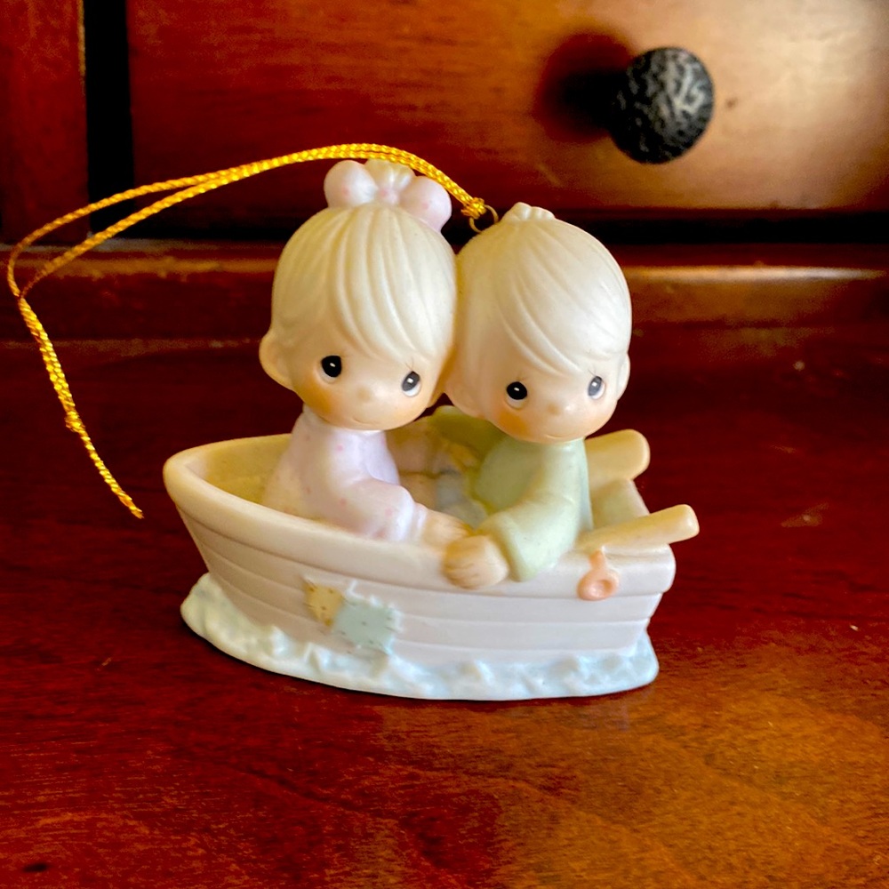 Friends never drift apart precious moments